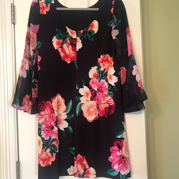 Jessica Howard Navy Floral Dress … perfect for a summer wedding - Picture 3 of 6